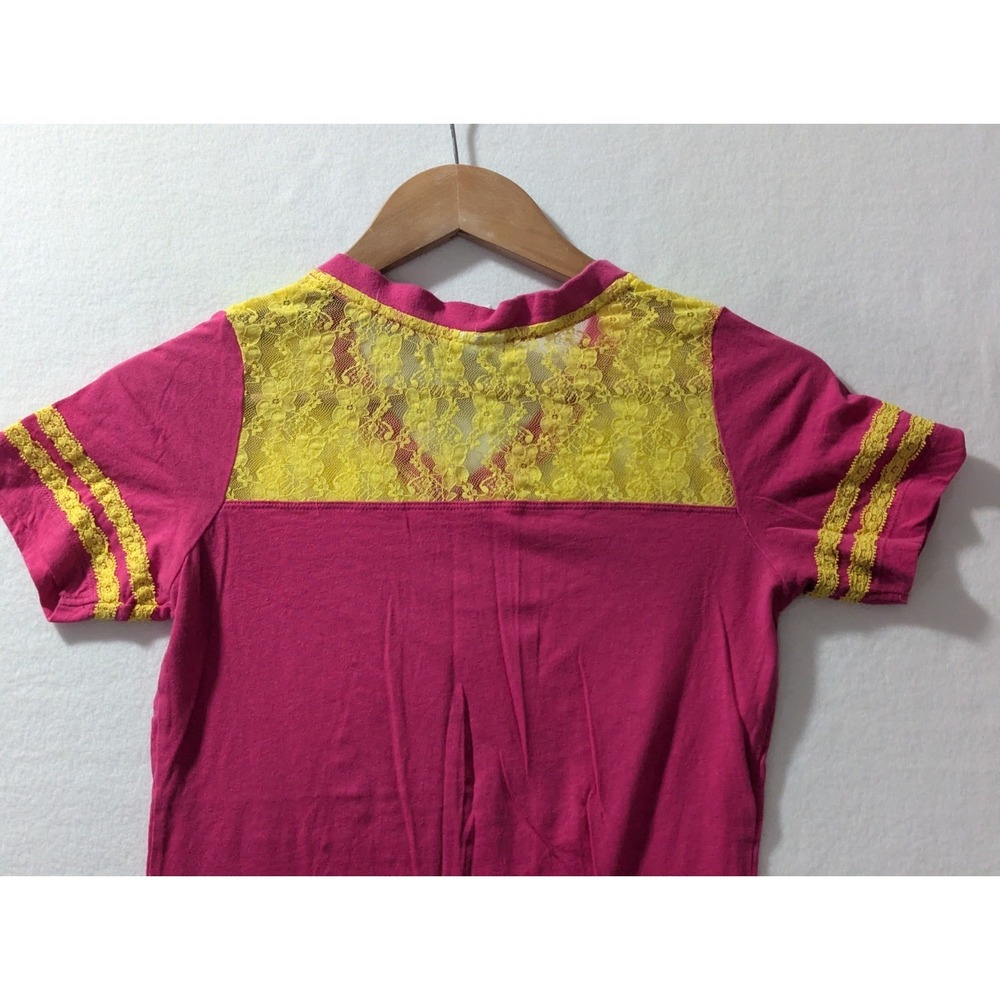 Six Flags Pink Yellow Lace V-Neck T-Shirt S Graphic Top Y2K Theme Park Tee - Picture 6 of 12